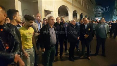 محافظ بورسعيد يصل إلى موقع العقار المنهار بحي الشرق ويوجه بسرعة التعامل (صور) 