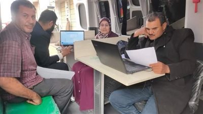 بدء تشغيل سيارات المراكز التكنولوجية المتنقلة بكفر الدوار تسهيلا على المواطنين (صور)