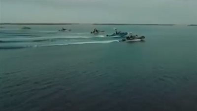 أصيبت بصاروخ، تفاصيل الهجوم علي سفينة شحن بريطانية في البحر الأحمر