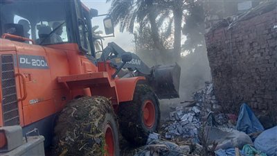 إزالة 26 حالة بناء وتعد علي الأراضي الزراعية بمنشأة القناطر والبدرشين والعياط (صور)