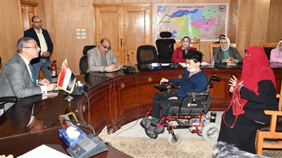 محافظ الفيوم: توفير خدمات صحية وفرص عمل بالقطاع الخاص في اللقاء الأسبوعي لخدمة المواطنين 