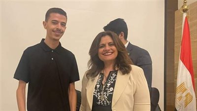 طالب مصري بالخارج يفوز بمنحة لدراسة هندسة البترول برومانيا