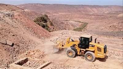 إزالة 85 حالة تعد على أملاك الدولة بمركزى إدفو وأسوان (صور)