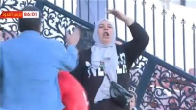 بالزغاريد والأحضان، لاعب حرس الحدود يحتفل مع والدته بهدفه أمام المقاصة (فيديو)