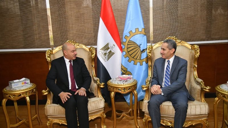 محافظ الغربية يستقبل