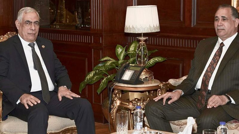 النائب العام مع نقيب