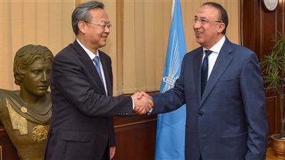 محافظ الإسكندرية يستقبل وفد مقاطعة قوانغدونج الصينية لتعزيز سبل التعاون