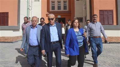 نائب رئيس المجتمعات العمرانية يتفقد مشروعات الإسكان المتوسط بالعاشر من رمضان