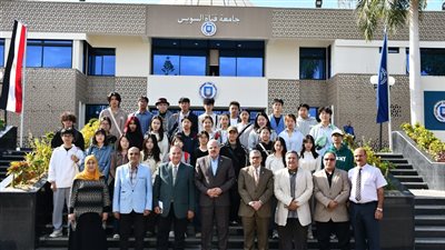 رئيس جامعة القناة يستقبل الفوج الأول للطلاب الصينيين الدارسين ببرنامج تحسين مهارات التحدث بالعربية