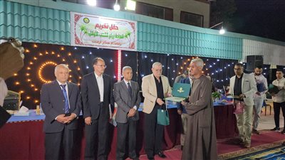 تكريم أوائل وكبار المزارعين والموردين لمحصول قصب السكر في الأقصر