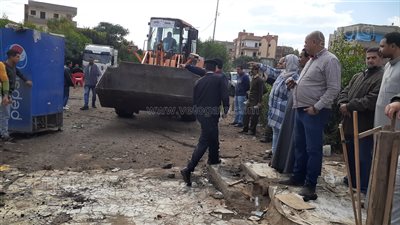 حملة مكبرة لإزالة كافيتريات وتعديات على مصرف سبرباي بطنطا (فيديو وصور)