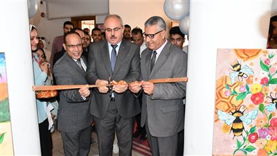 رئيس جامعة القناة يشهد افتتاح معرض الفنون التشكيلية بكلية الزراعة (صور) 