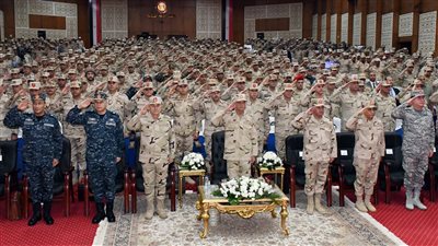 وزير الدفاع يشهد تنفيذ المرحلة الرئيسية لمشروع مراكز القيادة التعبوي 