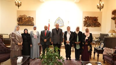 رئيس جامعة الزقازيق يستقبل وفدًا من الاتحاد الأفروآسيوي للتكوين المهني 