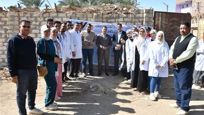 قافلة بيطرية بقرى العبور بالخارجة لكلية الطب البيطري بجامعة الوادي الجديد