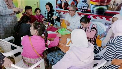 ورشة تعليم أشغال فنون تراثية بمركز شباب الصلاحات في الدقهلية
