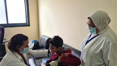 الكشف على 1043 مواطن مجانا خلال القافلة الطبية بالبحيرة 