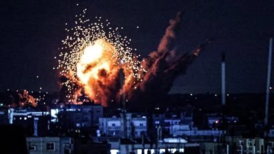 استشهاد 15 فلسطينيا وإصابة آخرين في قصف إسرائيلي لشقة سكنية بخان يونس 