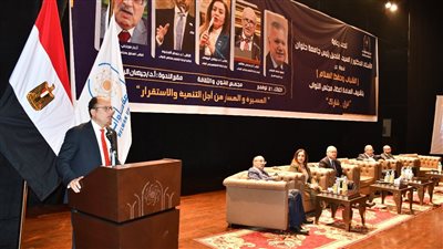 رئيس جامعة حلوان يؤكد ضرورة امتلاك الشباب الوعي والمعرفة والعلم