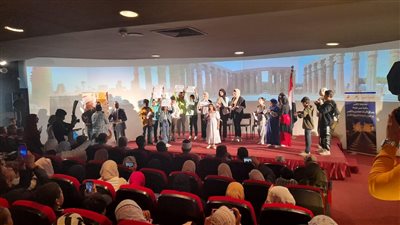 منطقة الأقصر الأزهرية تفتتح المعرض الفني الأول بجنوب الصعيد (صور) 