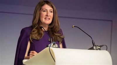 السفيرة الأمريكية بالقاهرة: نعمل مع مصر على وضع معايير صناعة السيارات