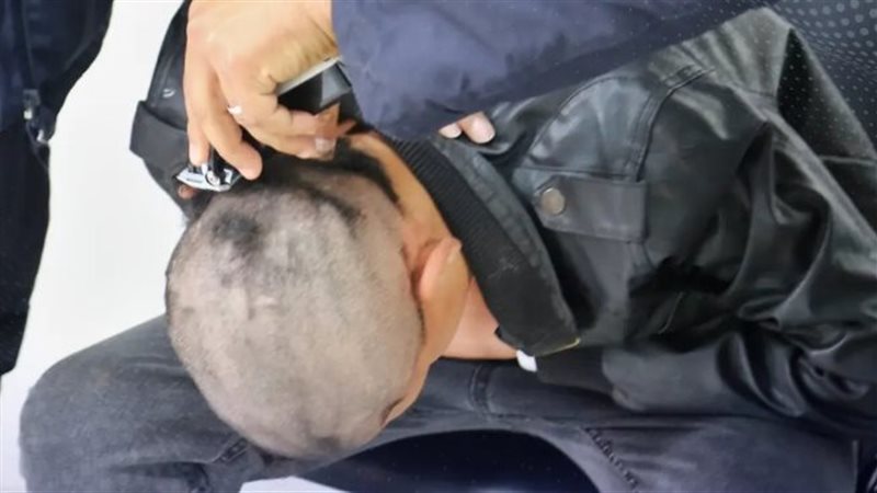 حلاقة الشعر، فيتو