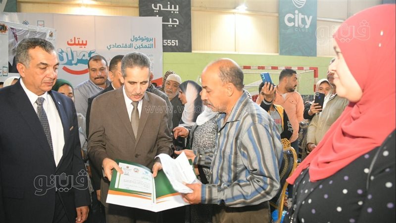 محافظ الغربية يشهد