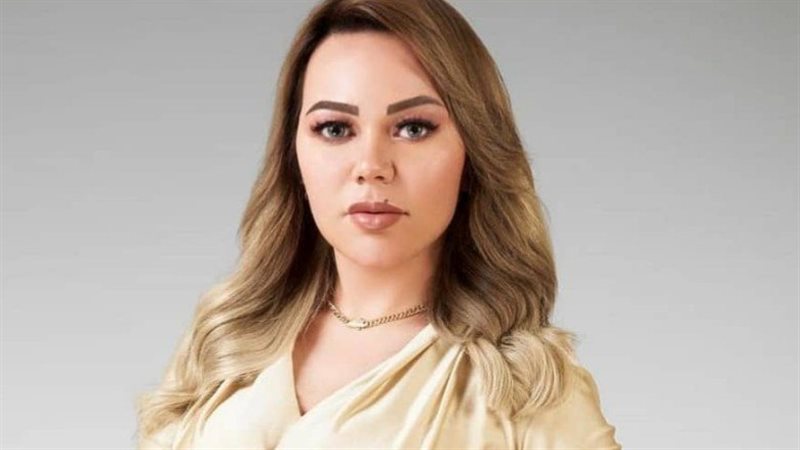 المذيعة أسما إبراهيم