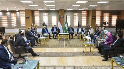 محافظ الشرقية يلتقي رئيس البنك الزراعي المصري 