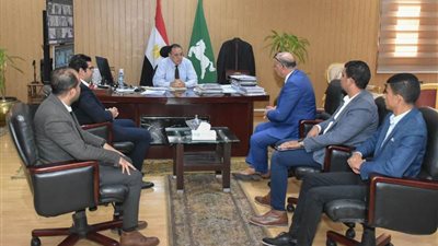 محافظ الشرقية يلتقي نائب رئيس جهاز تنمية التجارة الداخلية بالتموين 