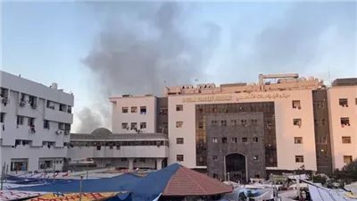 إعلام فلسطيني: اعتقال مدير مستشفى الشفاء وأطباء وعشرات الجثث ملقاة بالطرقات لا يستطيع أحد دفنها