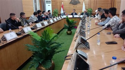 رئيس جامعة بنها يلتقي بالطلاب الوافدين الفلسطينيين 
