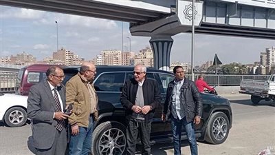 محافظ الجيزة يتفقد حادث انهيار كوبري مشاة عرابي