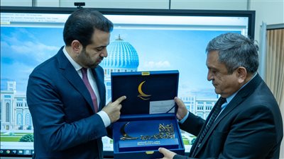 أمين حكماء المسلمين يبحث التعاون المشترك مع مدير مركز الحضارة الإسلامية بأوزبكستان