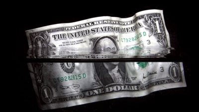الى أين يتجه الدولار الأمريكي؟ المؤشر العالمي يحقق أسوأ أداء شهري خلال عام