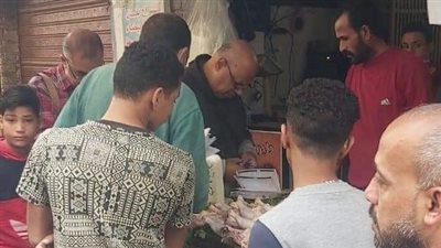 التحفظ على 950 علبة سجائر مجهولة في حملة بحي العجمي بالإسكندرية