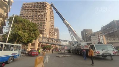 شاهد عيان يكشف تفاصيل جديدة عن حادث سقوط كوبري مشاة أحمد عرابي (صور وفيديو)