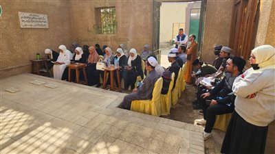 أسرة الشيخ الحصري تحيي ذكرى وفاته بالقرآن والدعاء أمام قبره (صور)