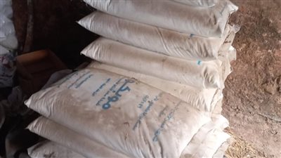 ضبط 140 شيكارة سماد مدعم لتجميعها لتحقيق أرباح غير مشروعة بالبحيرة (صور)