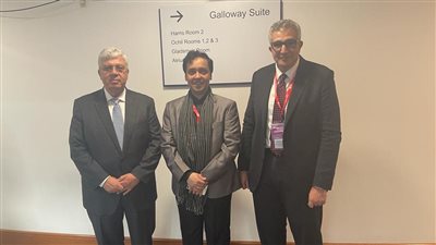 أمين المجلس الأعلى للجامعات يشارك في جلسة حوارية حول ربط التعليم بسوق العمل