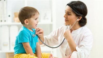 اعرفي عدد قطع الملابس التي يجب إلباسها لطفلك في الطقس الحالي