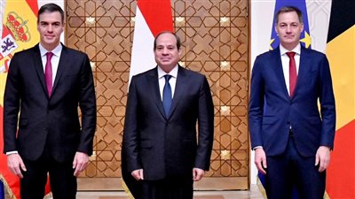 رئيسا وزراء إسبانيا وبلجيكا يصلان مطار العريش