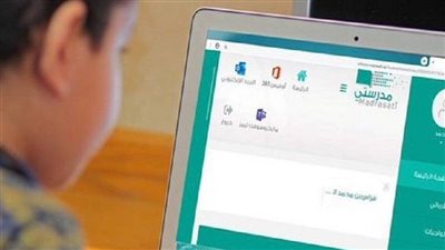  رحلة التعلم الرقمي: منصة مدرستي وأبرز المواقع التعليمية المساعدة