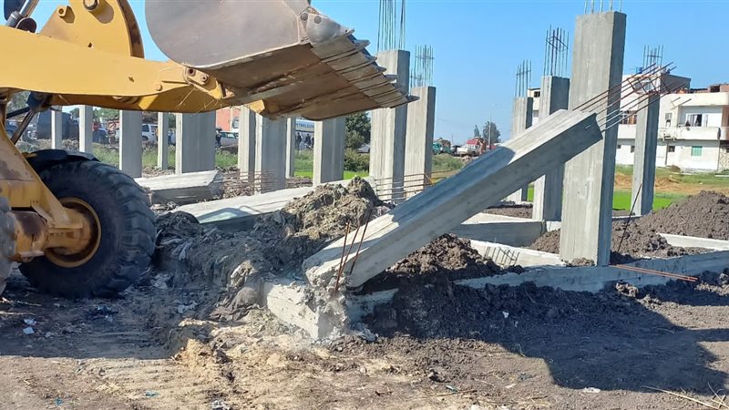 إزالة التعديات بالبحيرة