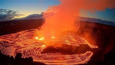 مشاهد مرعبة، ثوران أكبر بركان نشط في أوروبا (فيديو)