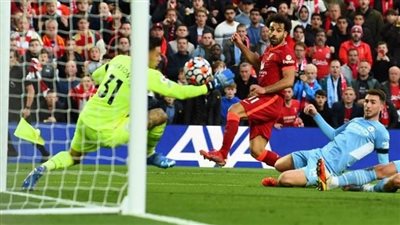  أرنولد يسجل التعادل لليفربول في مانشستر سيتي بصناعة صلاح 