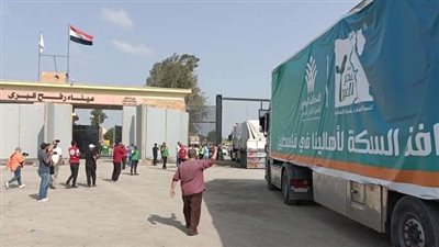 إسرائيل توافق على شروط مصر وتنقل 100 شاحنة لشمال غزة وتعطل الطائرات جنوب القطاع