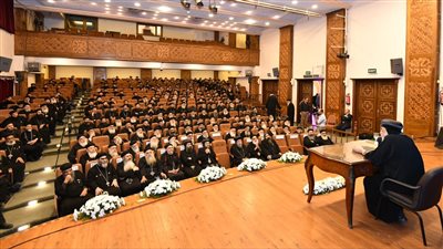 البابا تواضروس الثاني يلتقي مجمع كهنة الإسكندرية