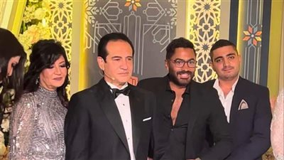 تامر حسني من عزاء شقيق شريف رمزي إلى فرح نجل محمد ثروت