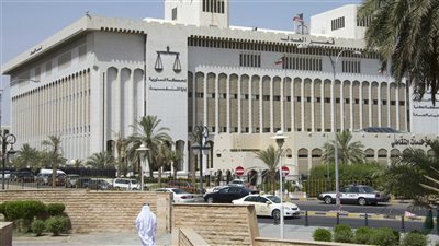 السجن مع الشغل 7 سنوات لوزيري الدفاع والداخلية السابقين بالكويت